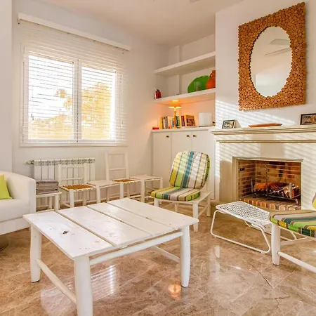 4 Bedroom Lovely In Alacant *