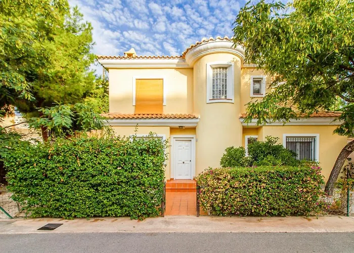 Hébergement de vacances 4 Bedroom Lovely In Alacant *