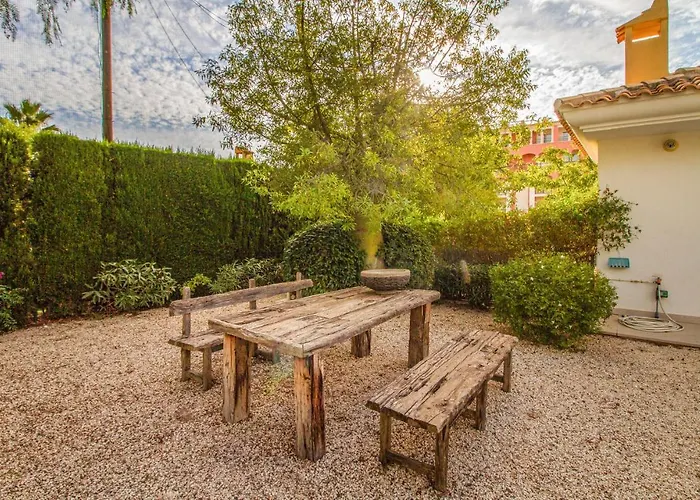 Hébergement de vacances 4 Bedroom Lovely In Alacant