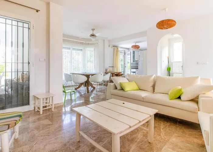 4 Bedroom Lovely In Alacant Alicante