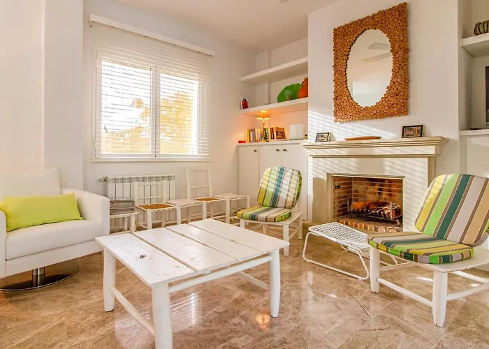 4 Bedroom Lovely In Alacant *