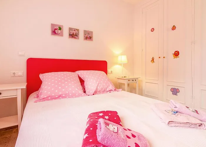 4 Bedroom Lovely In Alacant Hébergement de vacances *
