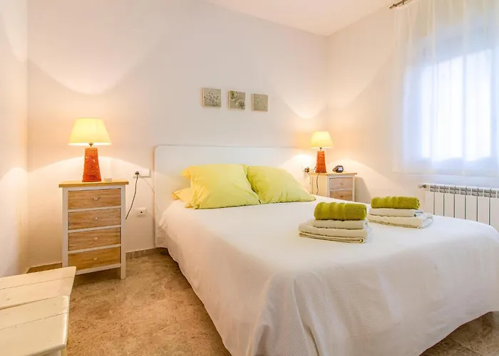4 Bedroom Lovely In Alacant *